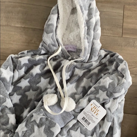 NWT Velour silver star hooded onesie S/4/6 - Picture 2 of 5
